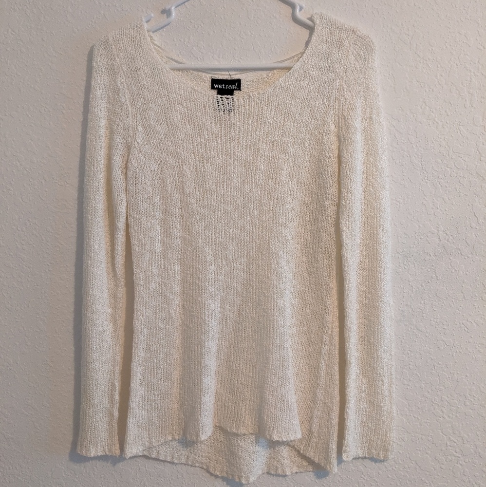 Creamy long sleeve top